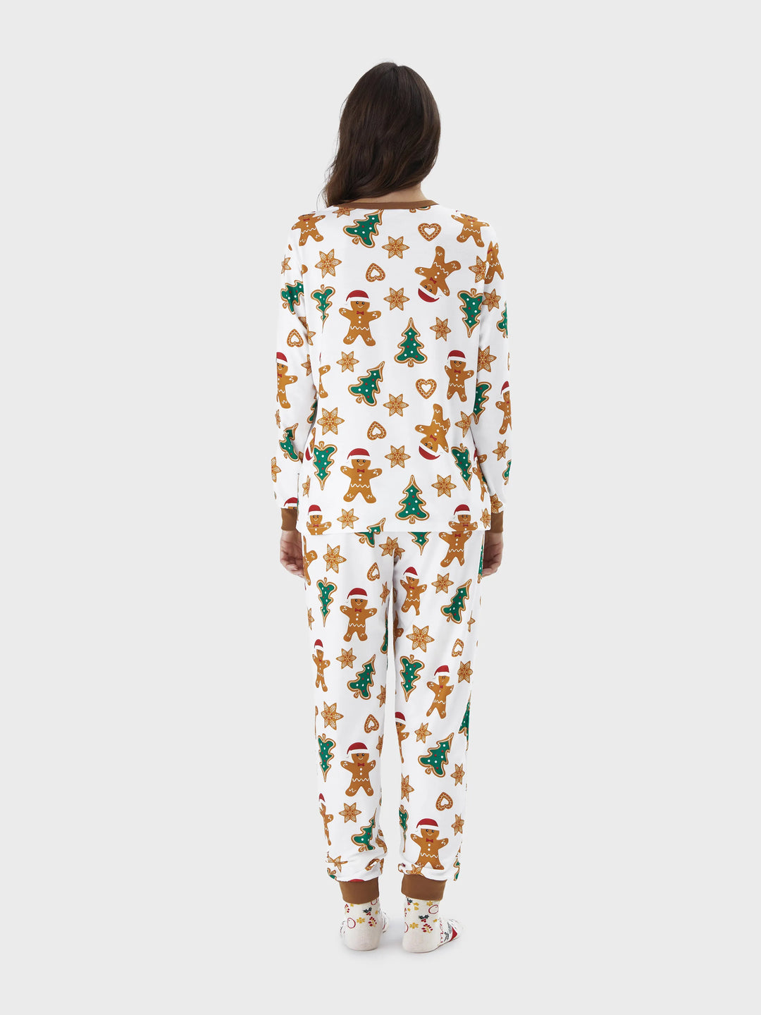 Conjunto de Pijamas de Manga Longa Combináveis para a Família, com Impressão Total de Pai Natal e Árvore de Natal, incluindo Meias de Natal em Estampa de Gengibre.