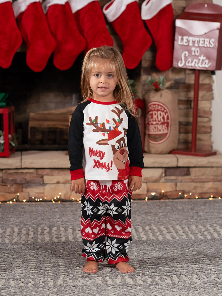 Conjuntos de Pijamas para a Família com Estampa de Renas de Natal e Meias de Natal Pretas