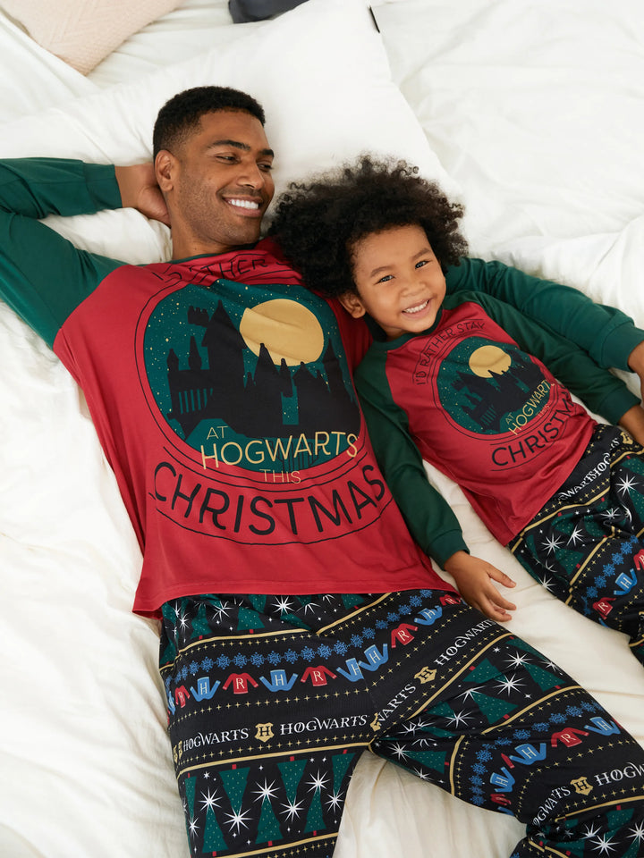 Conjuntos de Pijamas Combinados de Natal da Família Harry Potter com Meias de Natal de Hogwarts