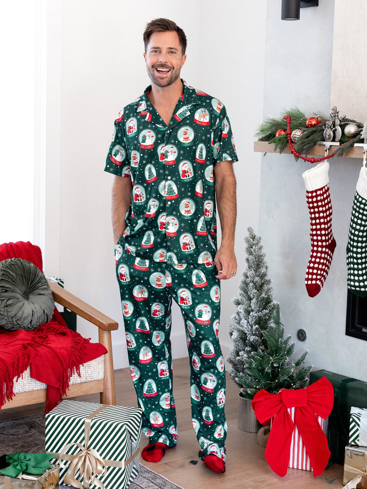Conjunto de Pijamas Coordinados para a Família com Tema de Natal - Estampa do Pai Natal - Turquesa