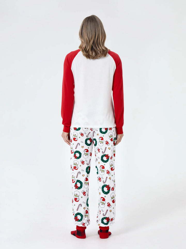 Conjunto de Pijamas em Coordenação para a Família com Tema do Grinch de Natal e Meias de Natal Vermelhas