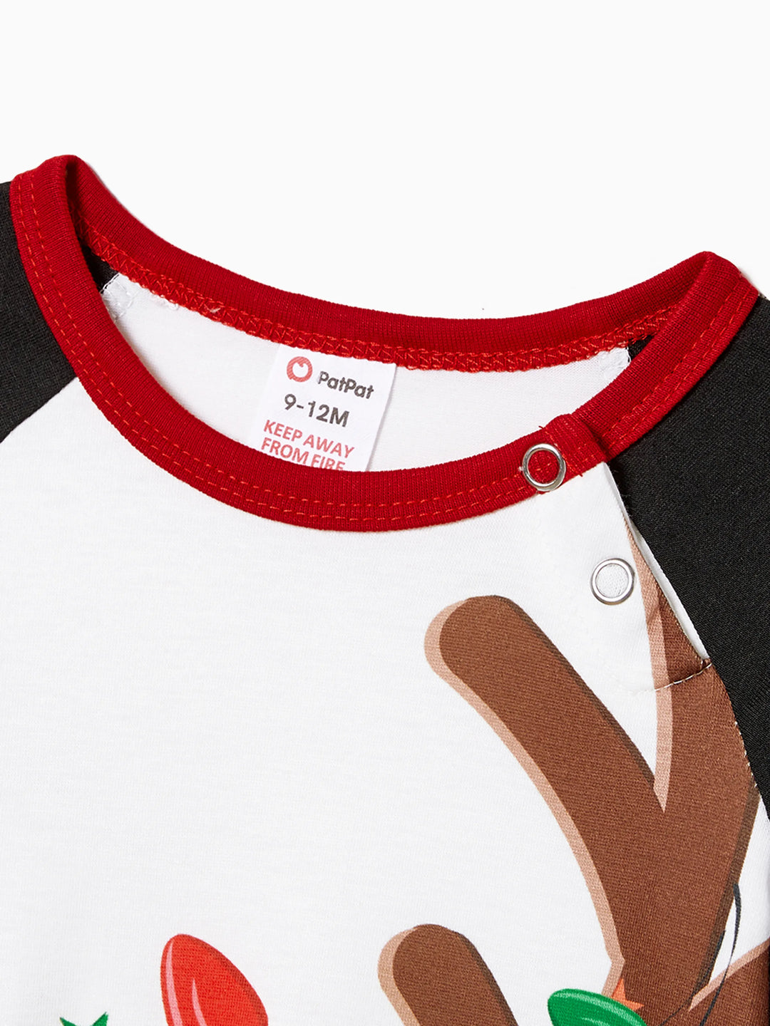 Conjuntos de Pijamas para a Família com Estampa de Renas de Natal e Meias de Natal Pretas