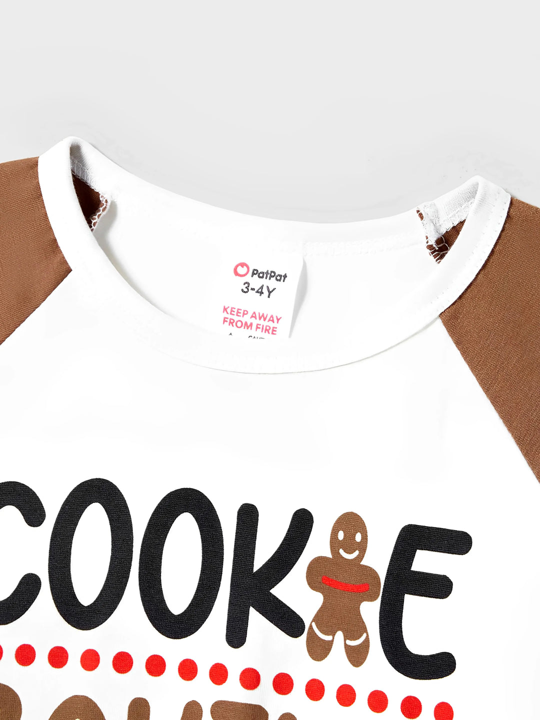 Conjunto de Pijamas de Manga Longa para a Família com Letras e Impressão de Homem de Gengibre, em Cor Caqui, Inclui Meias de Natal.