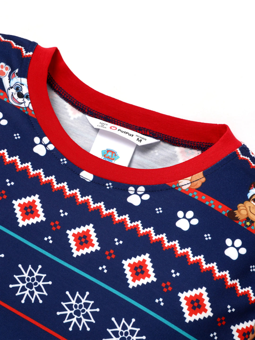 Conjuntos de Pijamas de Manga Longa com Estampado Integral da PAW Patrol para toda a família, acompanhados de Meias de Natal.