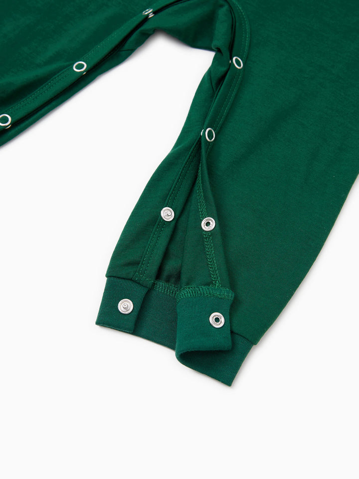 Conjunto de Pijamas em Conjunto Familiar para Natal com Tops a Brilhar no Escuro e Calças com Padrão de Renas, incluindo Meias de Natal - Verde Escuro