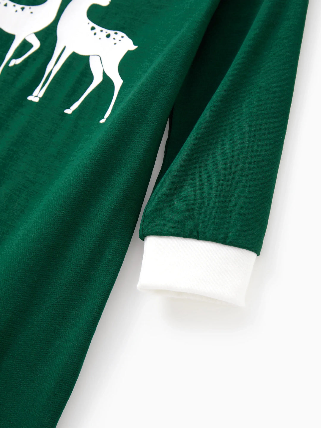 Conjunto de Pijamas em Conjunto Familiar para Natal com Tops a Brilhar no Escuro e Calças com Padrão de Renas, incluindo Meias de Natal - Verde Escuro