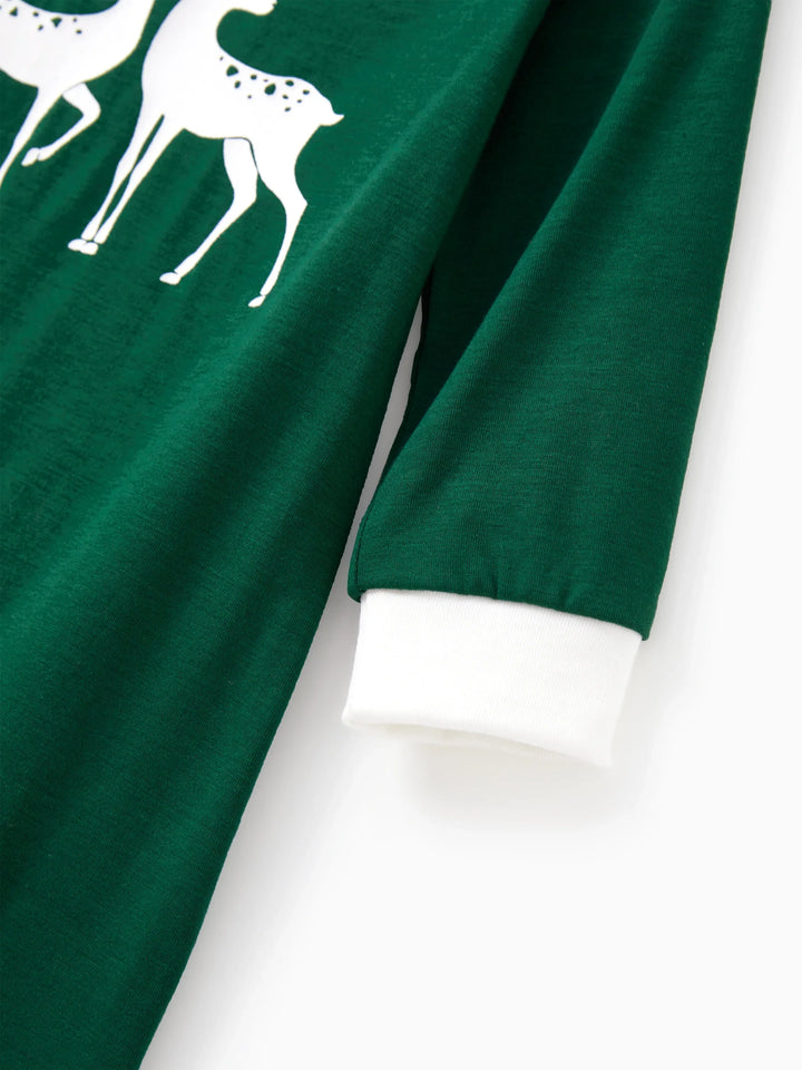 Conjunto de Pijamas em Conjunto Familiar para Natal com Tops a Brilhar no Escuro e Calças com Padrão de Renas, incluindo Meias de Natal - Verde Escuro