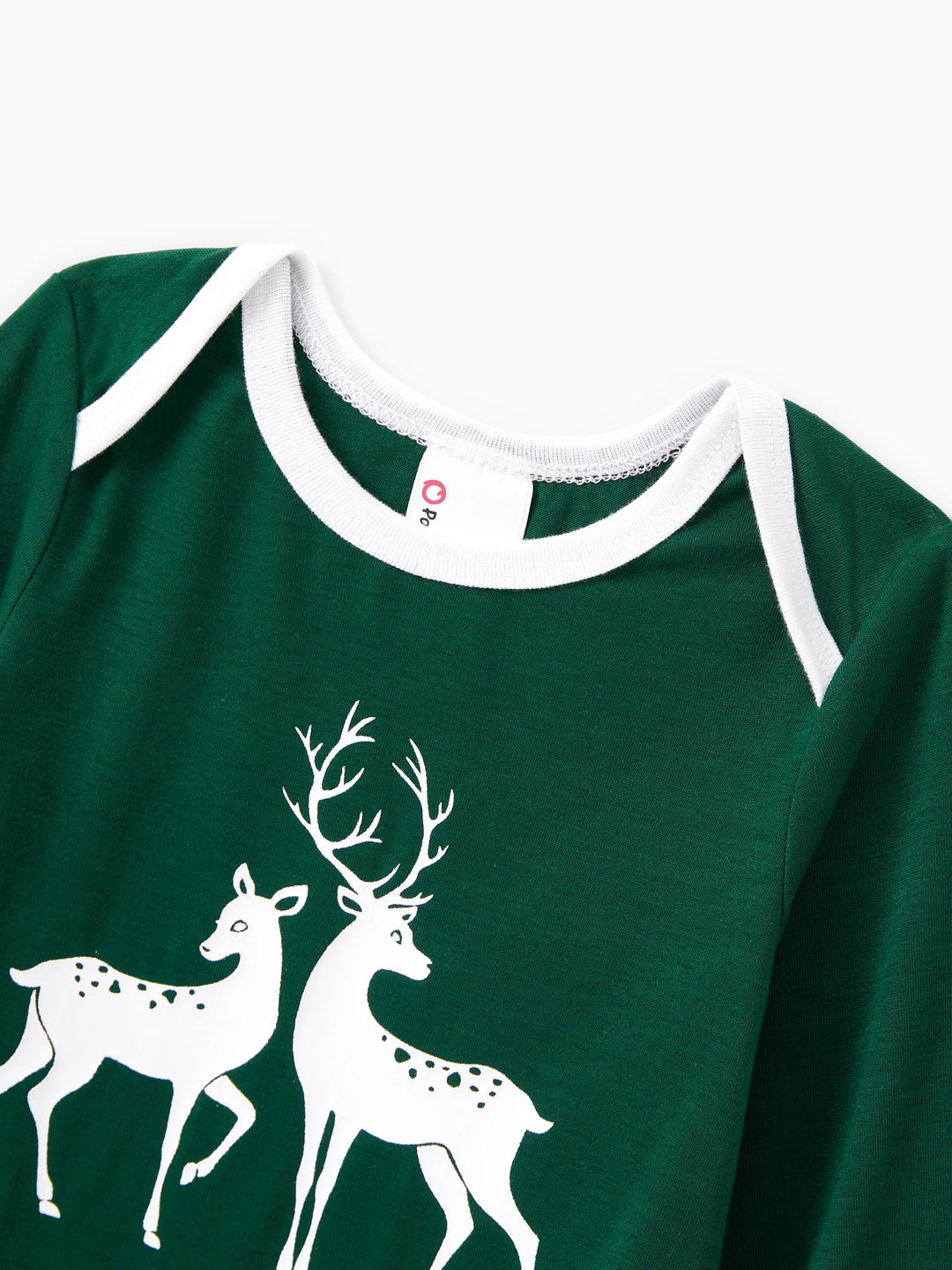 Conjunto de Pijamas em Conjunto Familiar para Natal com Tops a Brilhar no Escuro e Calças com Padrão de Renas, incluindo Meias de Natal - Verde Escuro