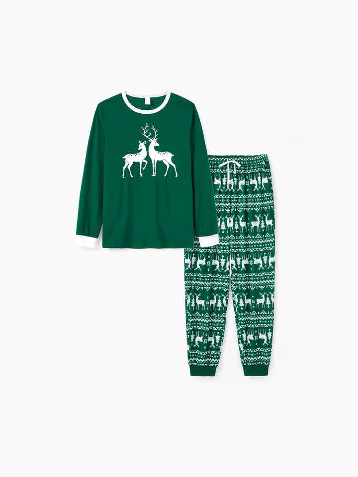 Conjunto de Pijamas em Conjunto Familiar para Natal com Tops a Brilhar no Escuro e Calças com Padrão de Renas, incluindo Meias de Natal - Verde Escuro