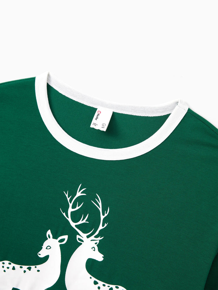 Conjunto de Pijamas em Conjunto Familiar para Natal com Tops a Brilhar no Escuro e Calças com Padrão de Renas, incluindo Meias de Natal - Verde Escuro