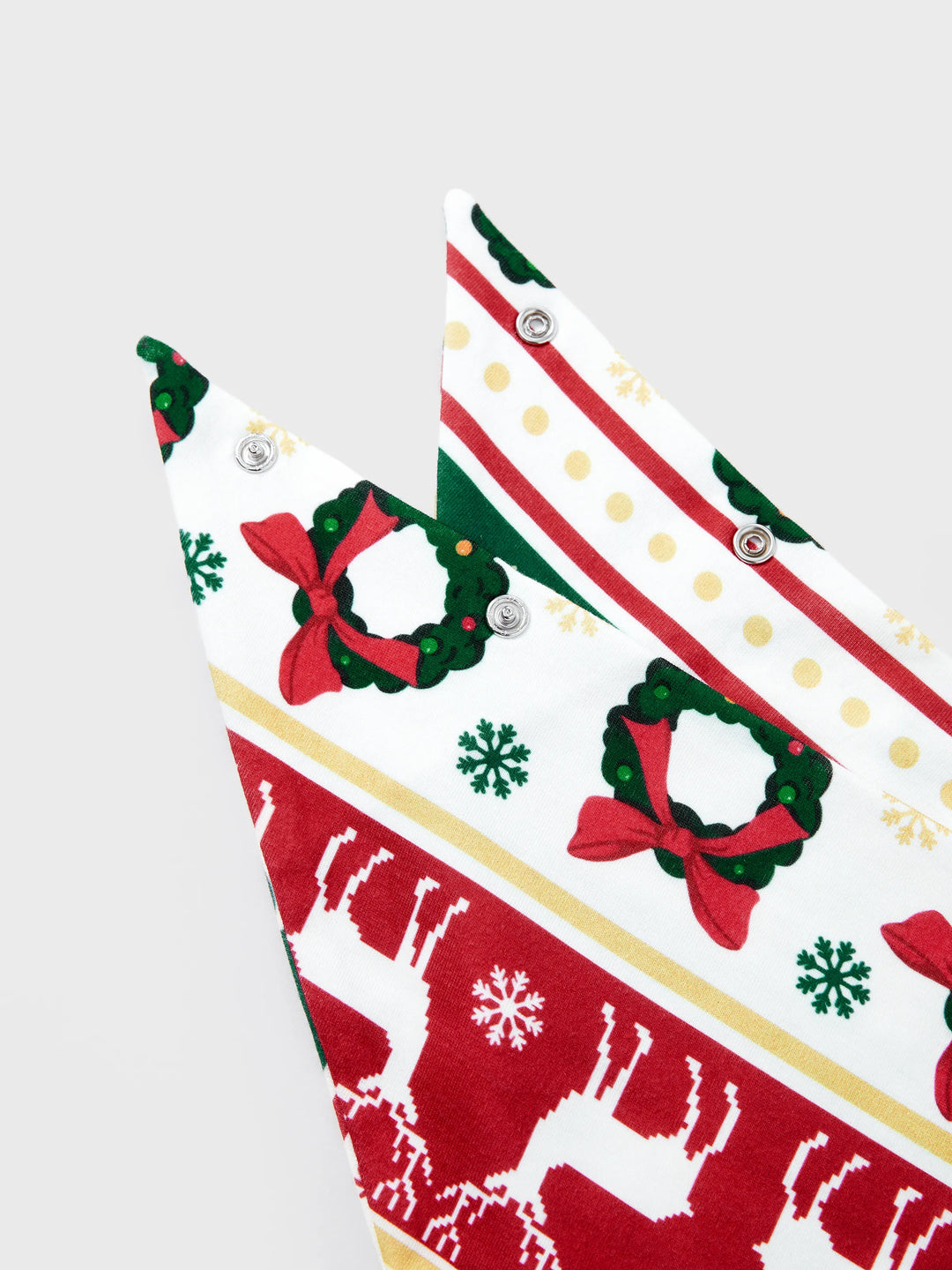 Conjunto de Pijamas de Natal para a Família com Padrão de Rena/Árvore de Natal e Meias de Natal em Cores Contrastantes