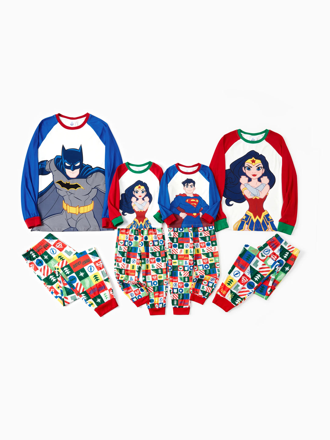 Conjuntos de Pijamas de Natal em Família, Igualzinhos, da Justice League com Batman/Superman Mulher Maravilha, acompanhados de Meias de Natal.