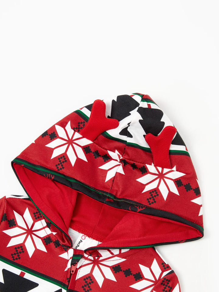 Pijamas de Natal com padrão de rena 3D, macacões com capuz e fecho, outfits em família coordenados nas cores vermelho/preto.