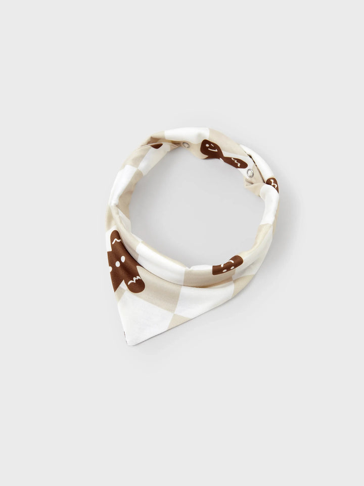 Conjunto de Pijamas de Natal Coordinados para a Família com Estampado de Gengibre em Xadrez e Meias de Natal em Caqui.