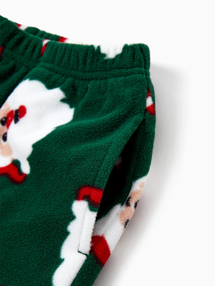 Conjunto de Pijamas de Fleece para a Família em Conjunto com Estampado de Pai Natal e Bastão de Açúcar, incluindo Meias de Natal em Verde Escuro