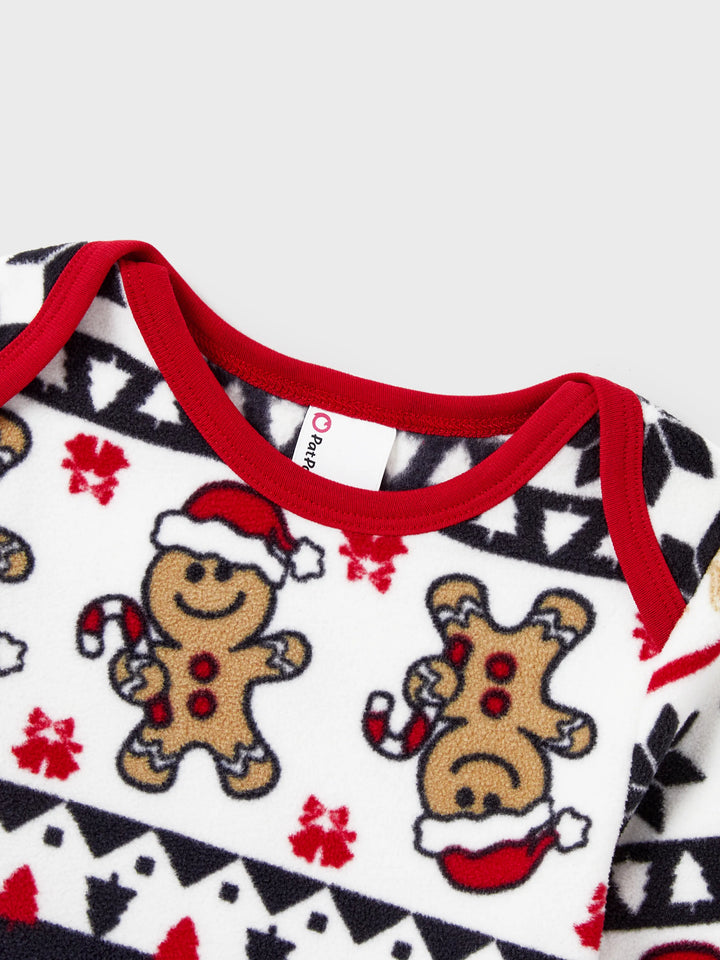 Conjunto de Pijamas de Fleece em Família para o Natal com Estampado de Gengibre e Flocos de Neve e Meias de Natal Vermelhas