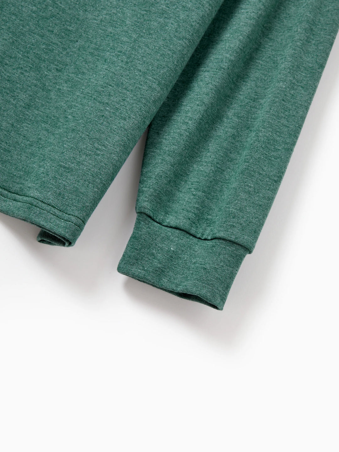 Conjunto de Pijamas em Família a Condizer para o Natal com Renas e Pai Natal e Meias de Natal Verdes