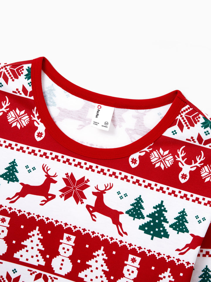 Conjunto de Pijamas de Natal para Família em Conjunto: Com Estampado de Rena e Boneco de Neve, Pijamas Vermelhos de Manga Longa com Meias de Natal Vermelhas.
