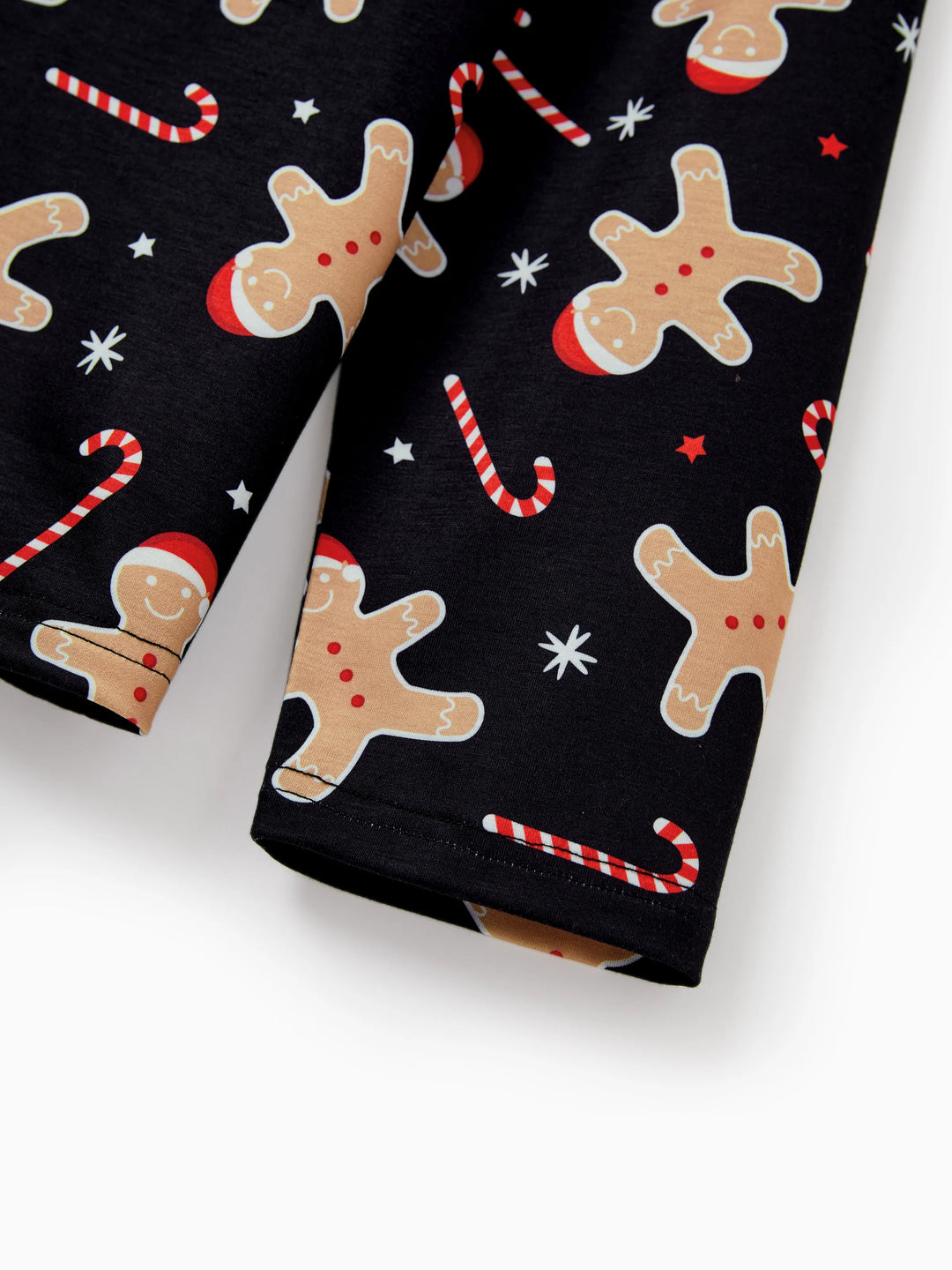 Conjunto de Pijamas de Natal Correspondentes para Família com Estampado de Bolachas de Gengibre - Pijamas Pretos com Meias de Natal Pretas