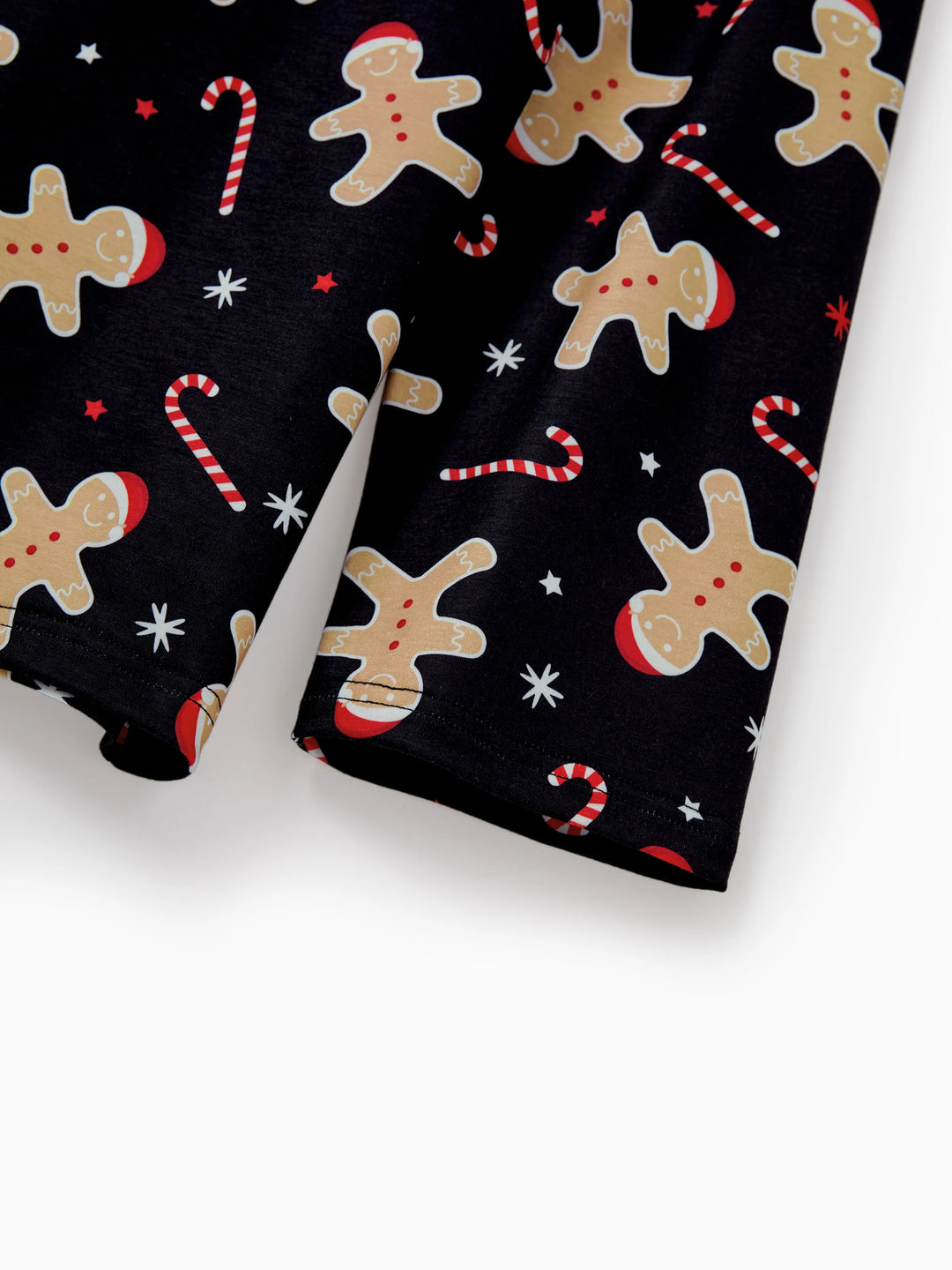 Conjunto de Pijamas de Natal Correspondentes para Família com Estampado de Bolachas de Gengibre - Pijamas Pretos com Meias de Natal Pretas