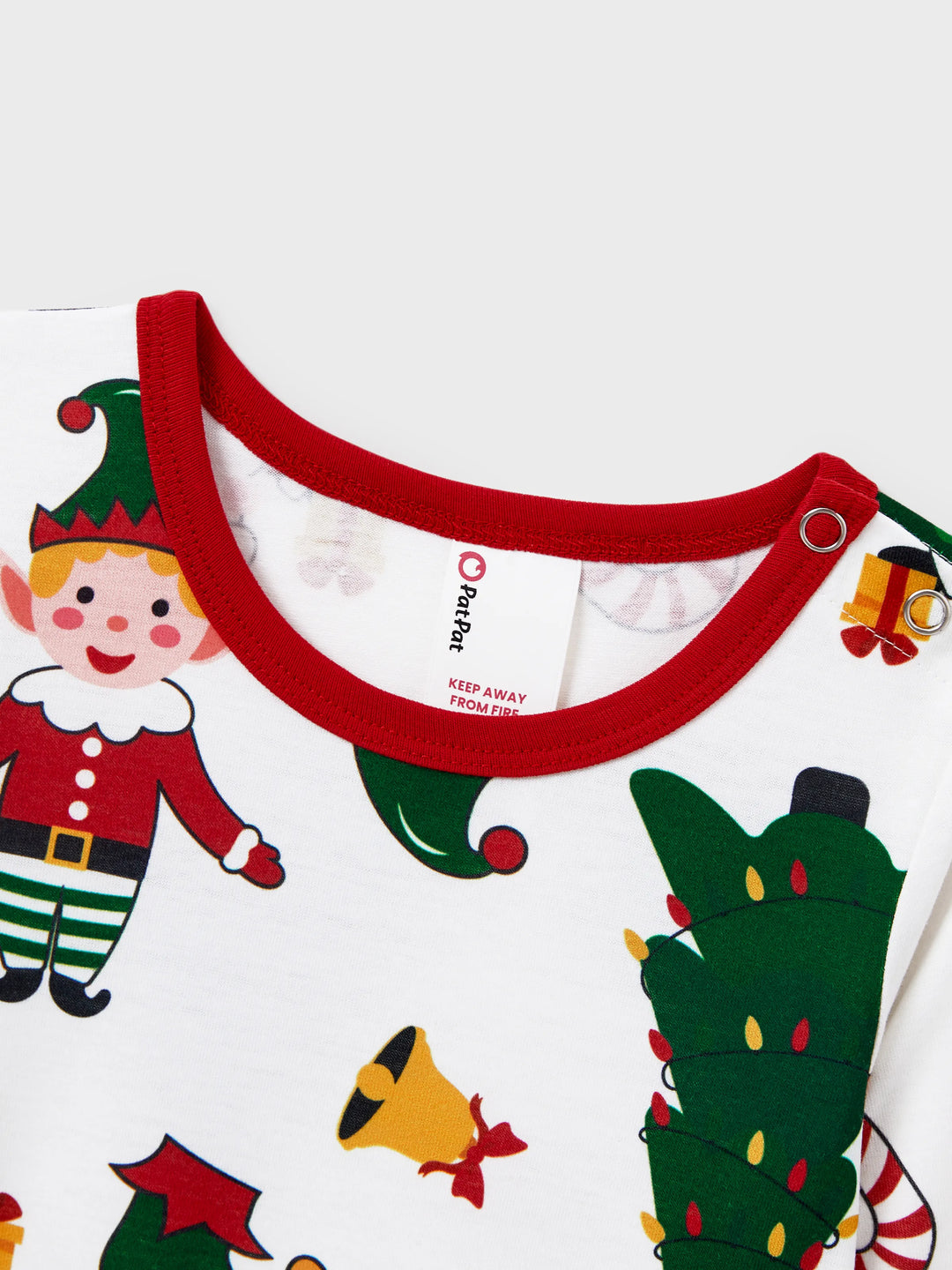 Conjunto de Pijamas Coordenação de Natal para toda a Família Estampado com Pai Natal e Árvore de Natal, Pijamas de Manga Longa com Meias de Natal Brancas