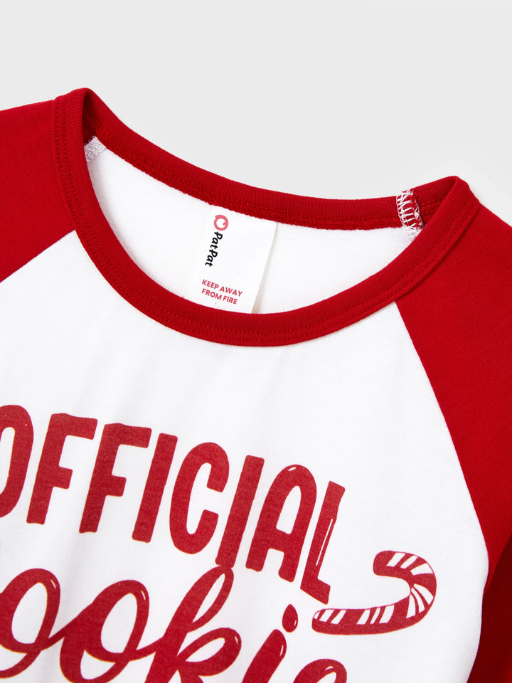 Conjunto de Pijamas de Natal em Família com Estampado de Gengibre e Bastão de Dóceis, incluindo Meias de Natal Vermelhas.