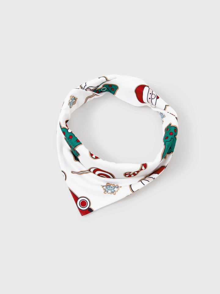 Conjunto de Pijamas em Família para o Natal com Impressão de Pai Natal e Árvore de Natal - PJs Brancos com Meias de Natal Brancas