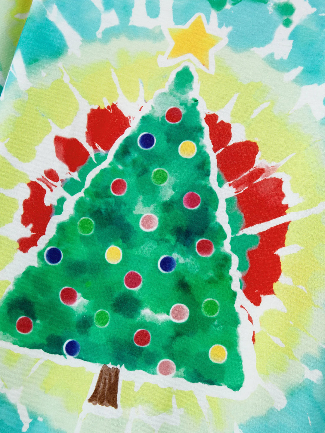 Conjunto de Pijamas de Natal para a Família em Coordenação com Estampa Colorida de Árvore de Natal e Meias de Natal Multicoloridas