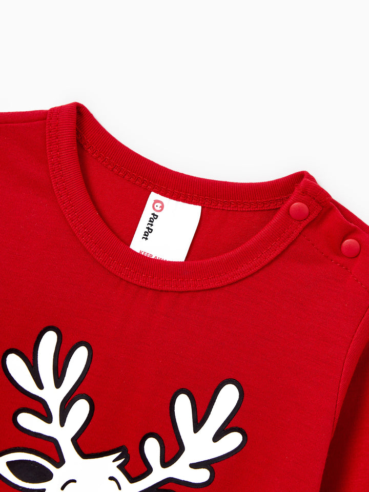 Conjunto de Pijamas em Conjunto para a Família com Estampa de Renas que Brilha no Escuro e Meias de Natal Vermelhas