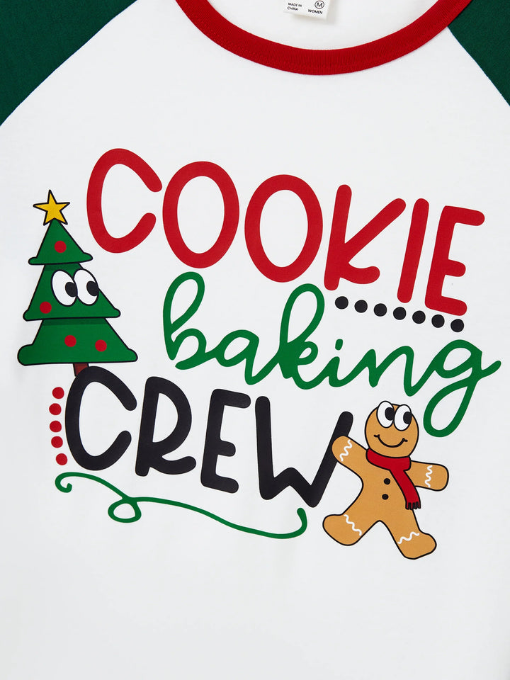 Conjunto de Pijamas em Família para o Natal em Verde e Branco com Gengibre e Árvore de Natal, incluindo Meias de Natal Verde Escuro.