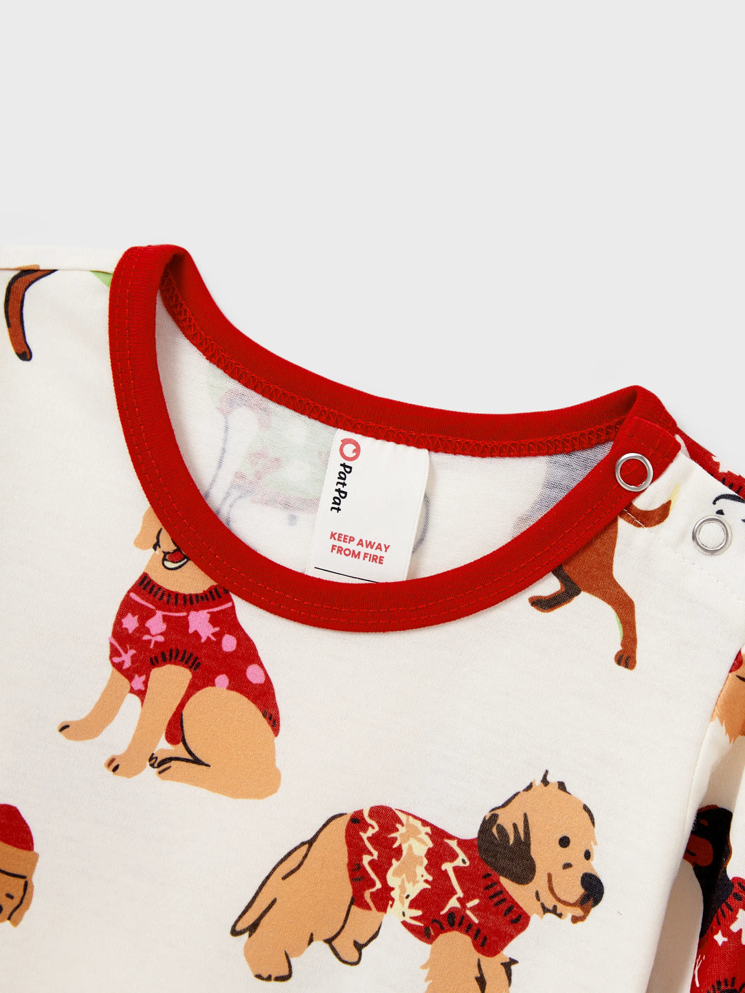 Conjunto de Pijamas Coincidentes para a Família no Natal com Vários Design de Cães e Meias de Natal em Cor Apricot