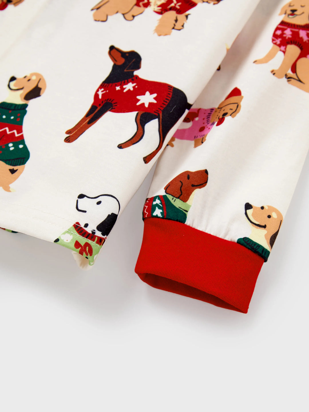 Conjunto de Pijamas Coincidentes para a Família no Natal com Vários Design de Cães e Meias de Natal em Cor Apricot