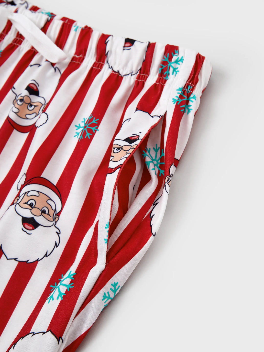 Conjunto de Pijamas de Natal em Conjunto para a Família - Pai Natal e Flocos de Neve em Riscas Vermelhas