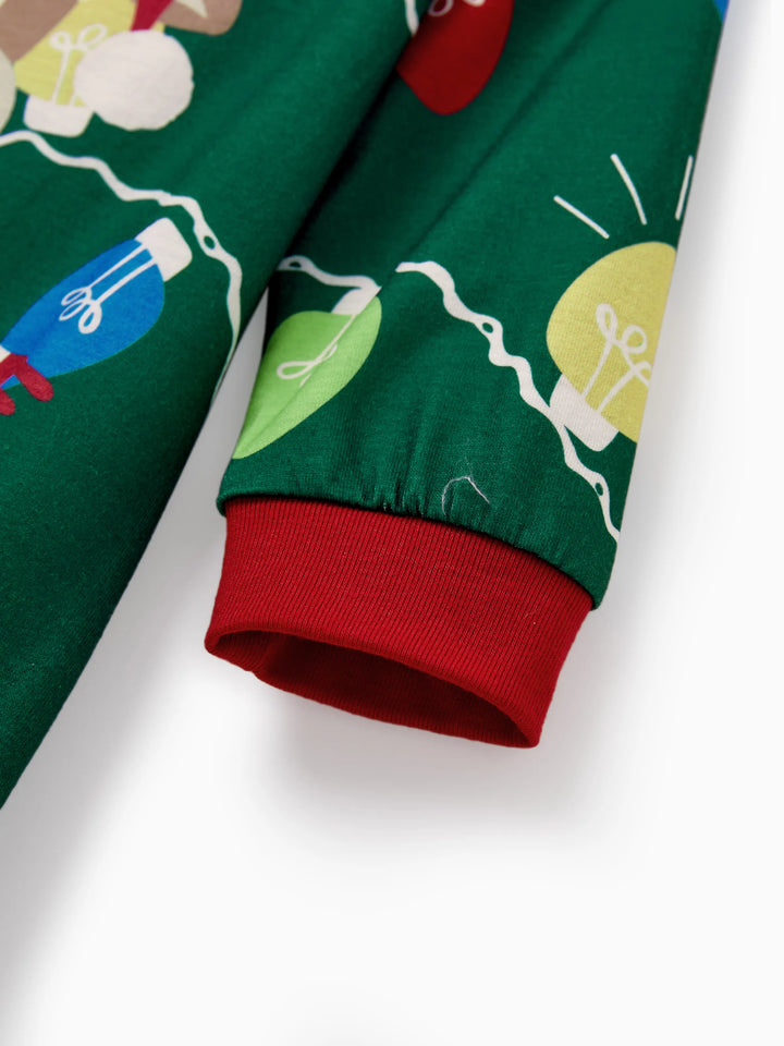 Conjunto de Pijamas de Natal para a Família em Coordenação - Estampado de Renas em Verde com Meias de Natal Verdes