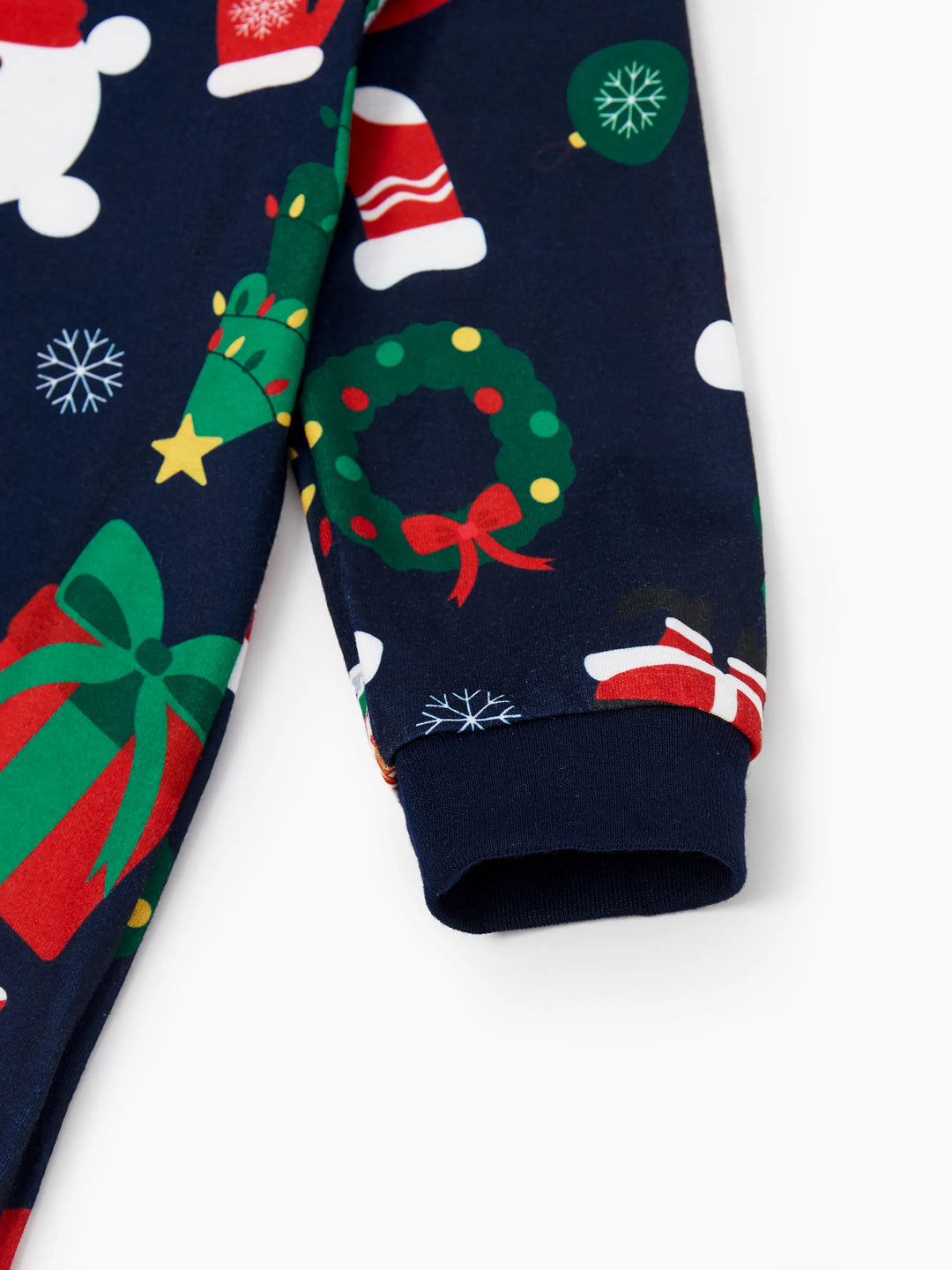 Conjunto de Pijamas para a Família Natalícios a Condizer que Brilha no Escuro - Pai Natal em Azul Escuro com Meias de Natal em Azul Profundo