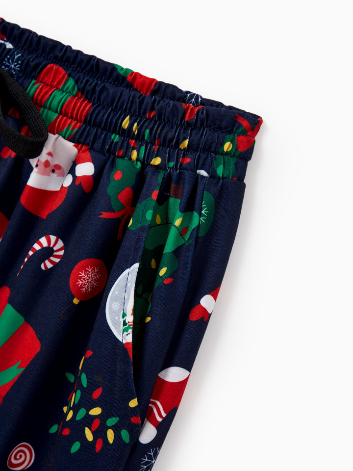 Conjunto de Pijamas para a Família Natalícios a Condizer que Brilha no Escuro - Pai Natal em Azul Escuro com Meias de Natal em Azul Profundo