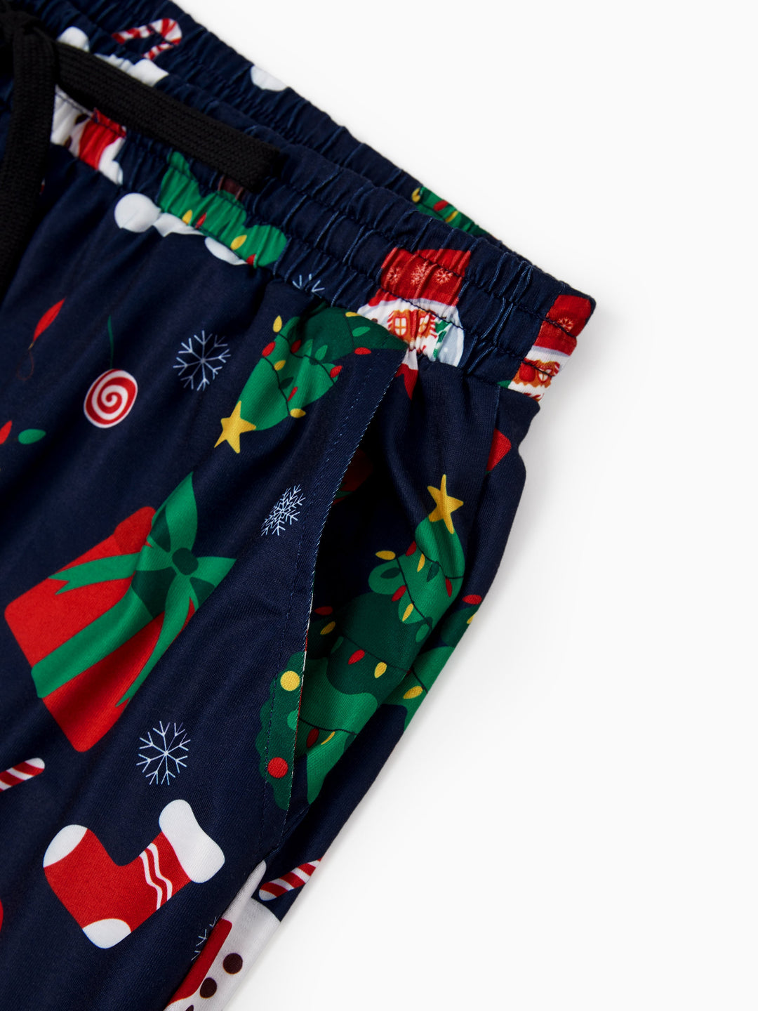 Conjunto de Pijamas para a Família Natalícios a Condizer que Brilha no Escuro - Pai Natal em Azul Escuro com Meias de Natal em Azul Profundo
