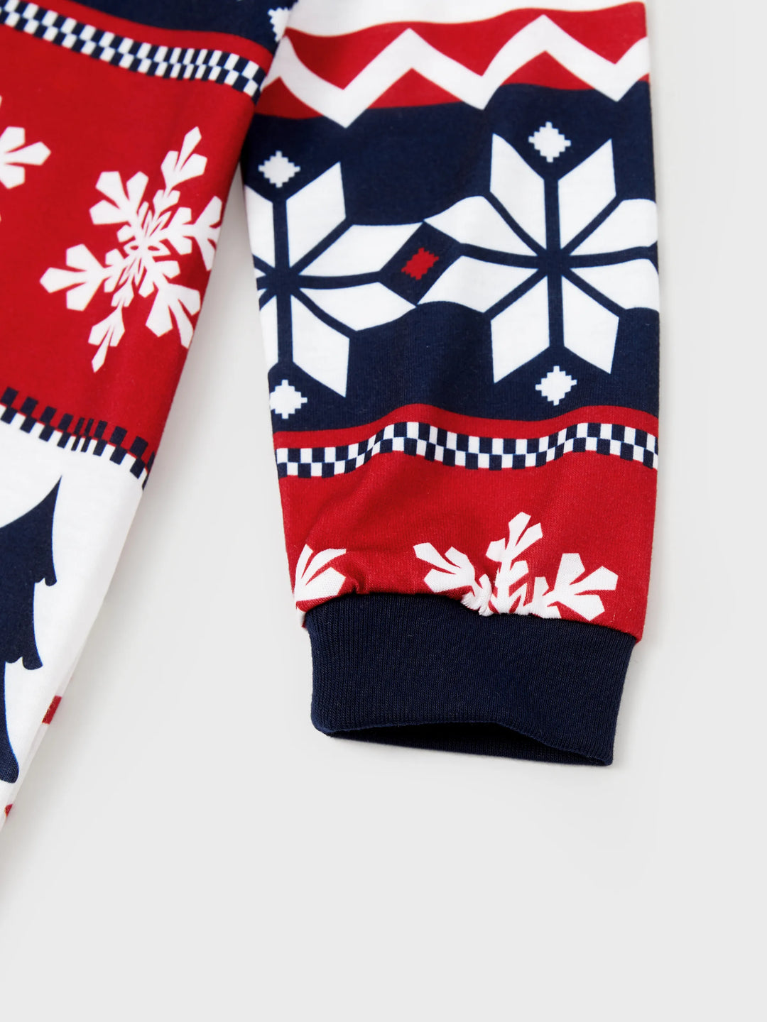 Conjunto de Pijamas em Conjunto para a Família de Natal com Print do Pai Natal que Brilha no Escuro e Meias de Natal em Azul Escuro