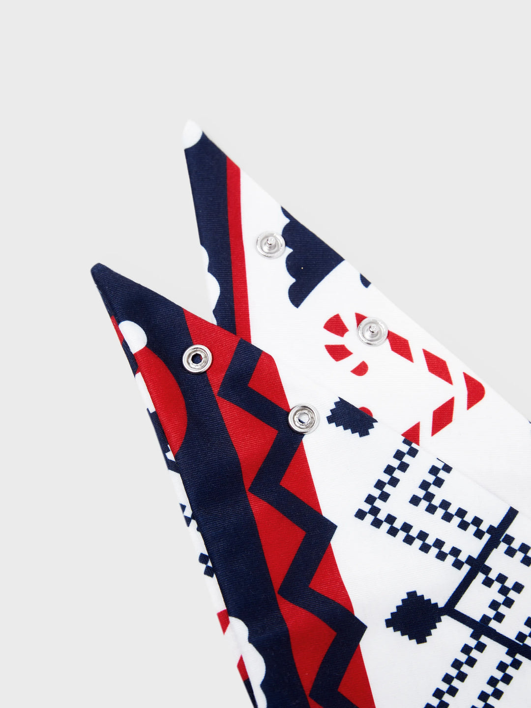 Conjunto de Pijamas em Conjunto para a Família de Natal com Print do Pai Natal que Brilha no Escuro e Meias de Natal em Azul Escuro