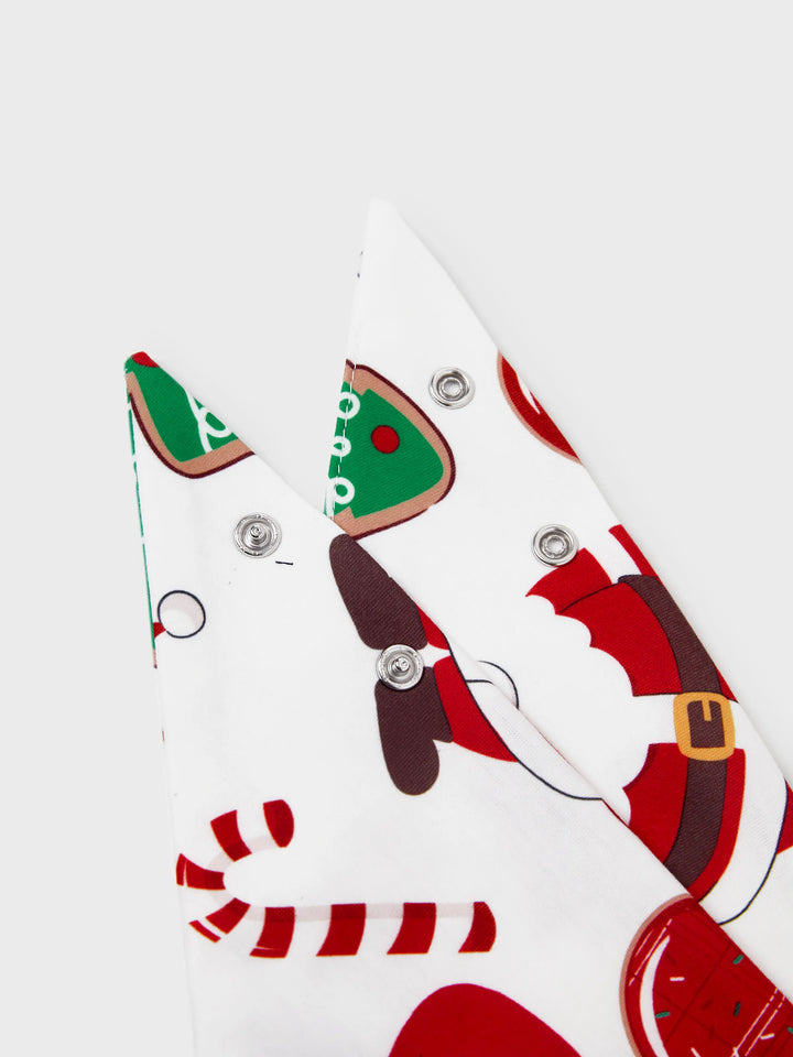 Conjunto de Pijamas em Família para o Natal com Estampa de Pai Natal que Brilha no Escuro, Inclui Meias de Natal em Cores Contrastantes.