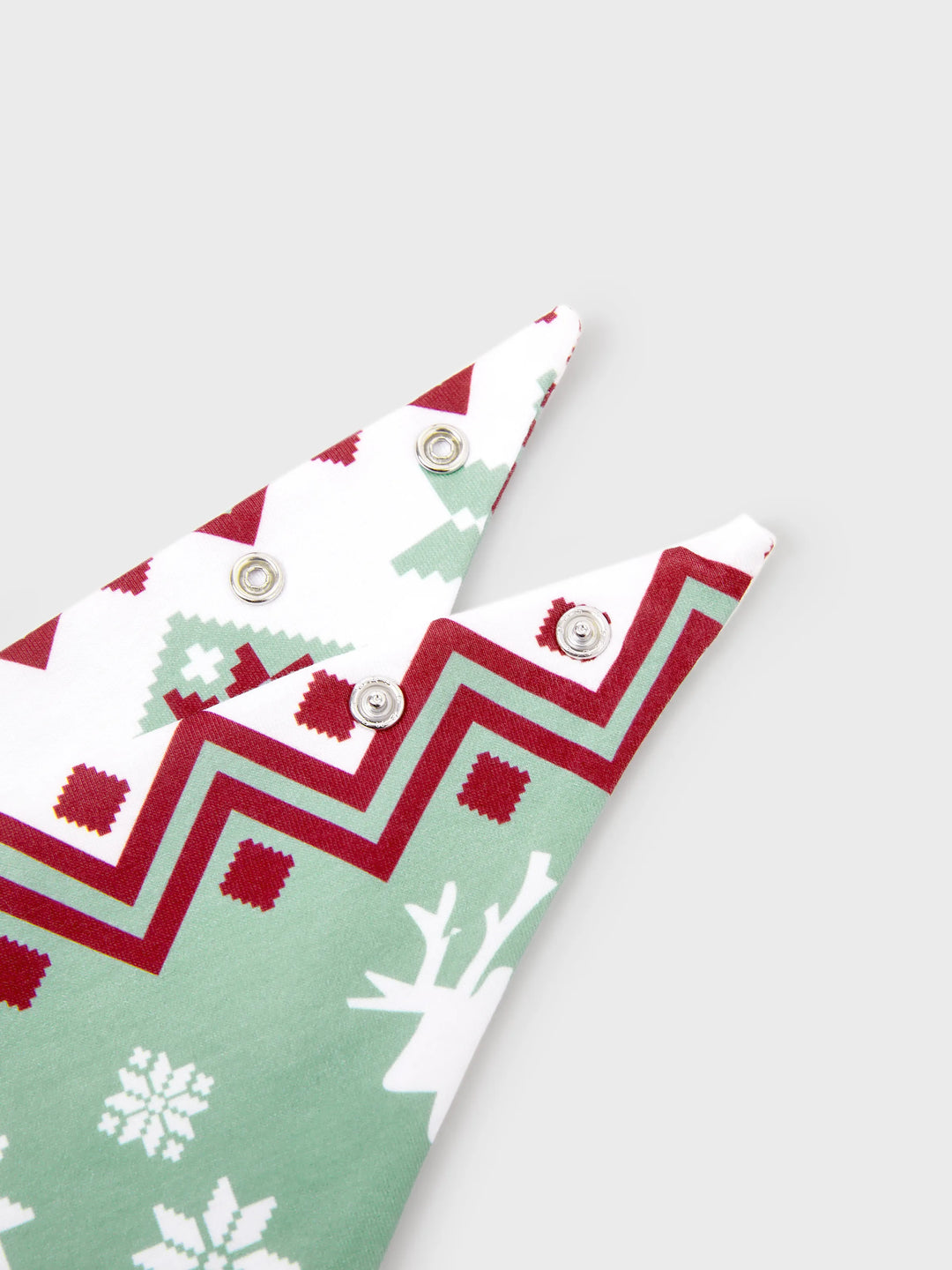 Conjunto de Pijamas de Natal para a Família com Estampado de Espírito Natalício e Flocos de Neve, incluindo Meias de Natal - Verde Claro