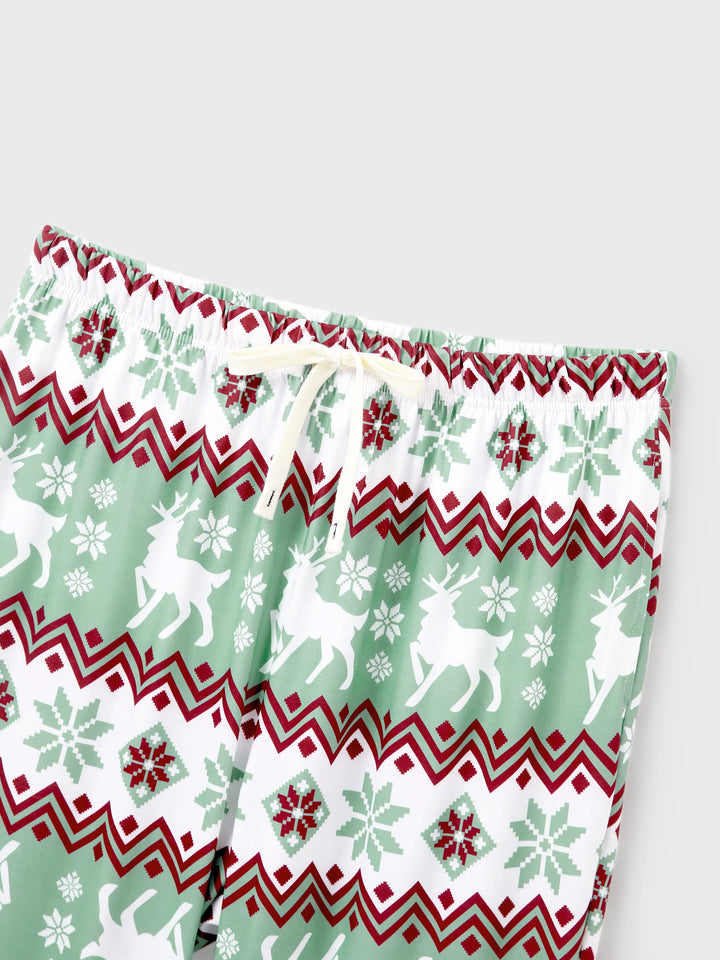 Conjunto de Pijamas de Natal para a Família com Estampado de Espírito Natalício e Flocos de Neve, incluindo Meias de Natal - Verde Claro