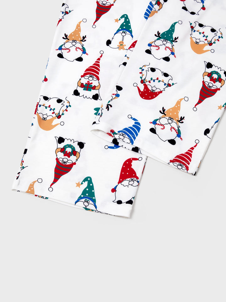 Conjunto de Pijamas de Natal em Família com Estampa de Gnomo Natalício e Meias de Natal Vermelhas