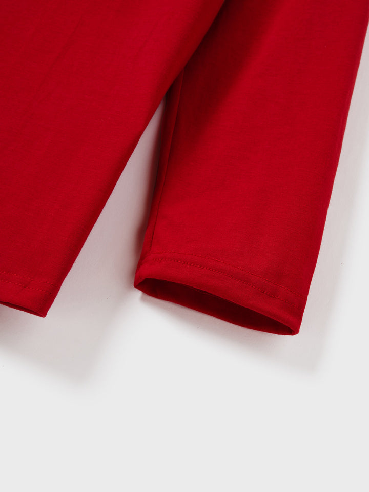 Conjunto de Pijamas de Natal em Família com Estampa de Gnomo Natalício e Meias de Natal Vermelhas