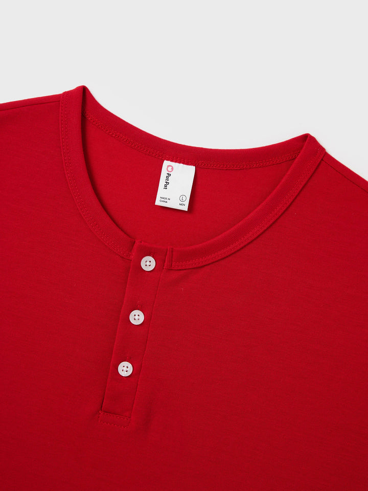 Conjunto de Pijamas de Natal em Família com Estampa de Gnomo Natalício e Meias de Natal Vermelhas