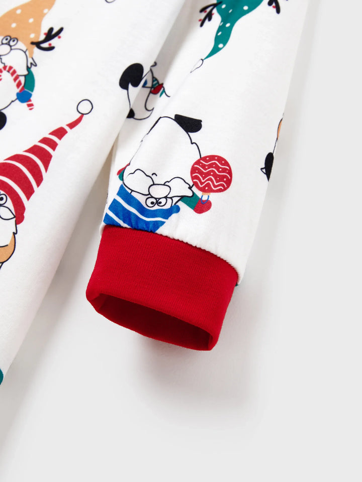 Conjunto de Pijamas de Natal em Família com Estampa de Gnomo Natalício e Meias de Natal Vermelhas