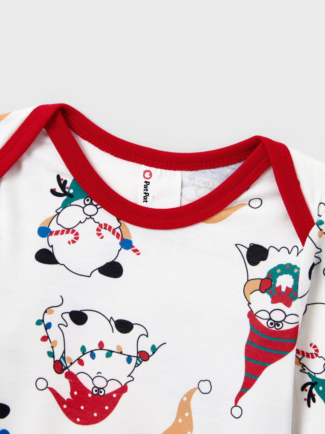 Conjunto de Pijamas de Natal em Família com Estampa de Gnomo Natalício e Meias de Natal Vermelhas