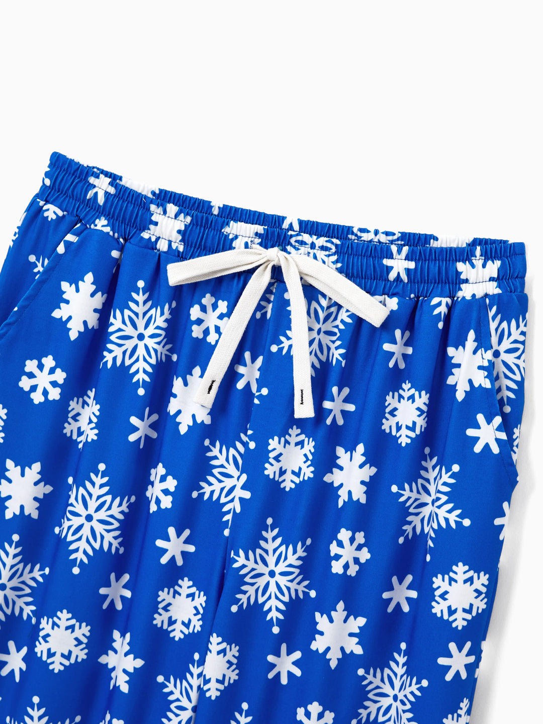 Conjunto de Pijamas em Família para o Natal com Estampa de Flocos de Neve - Pijamas Azuis com Meias de Natal Azuis
