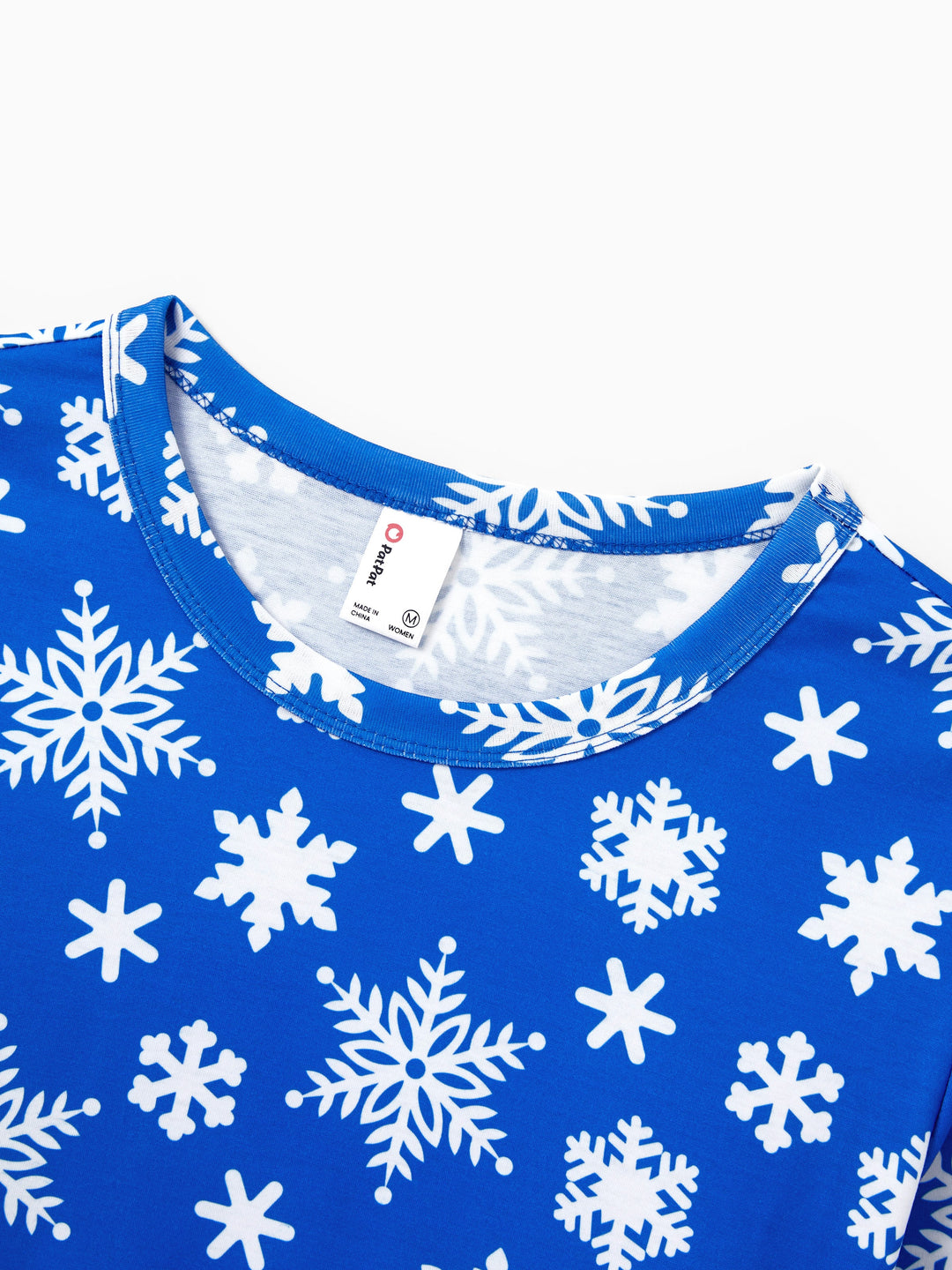 Conjunto de Pijamas em Família para o Natal com Estampa de Flocos de Neve - Pijamas Azuis com Meias de Natal Azuis