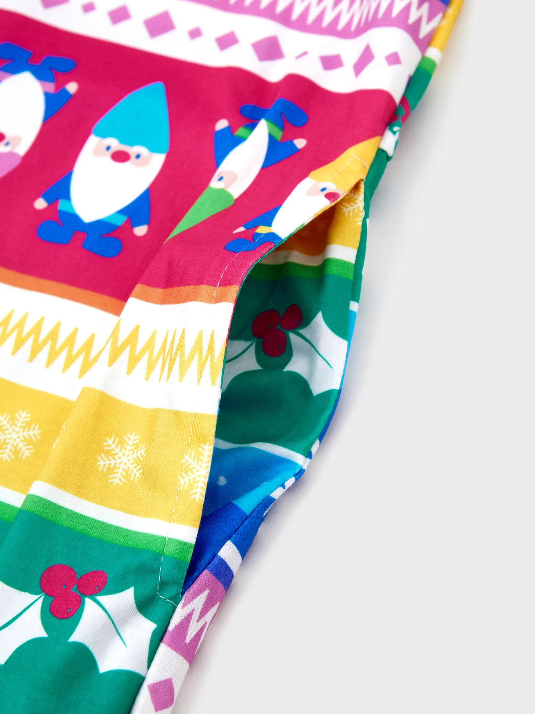 Conjunto de Pijamas de Natal para a Família com Padrão de Gnomos e Listras, incluindo Meias de Natal em Multicor